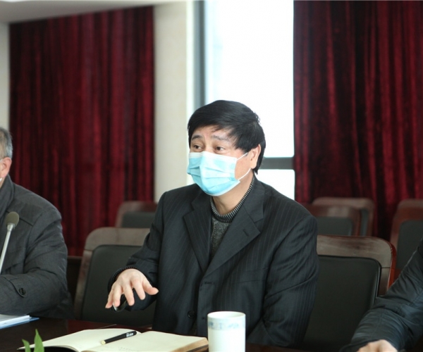 嘉兴市政协副主席马玉华来122cc太阳集成游戏丝绸集团调研事情