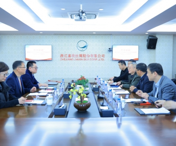 中国纺织品收支口商会曹甲昌会长一行来访调研 深入调研外贸走势，，，携手探寻前行新径