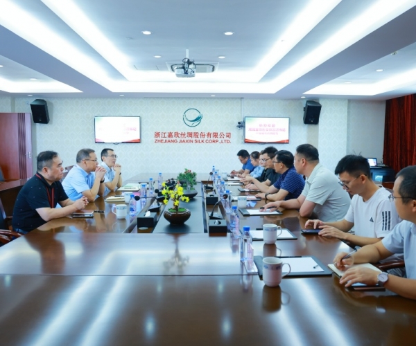 “丝路同源，，，122cc太阳集成游戏有约”  河池市宜州招商团走进122cc太阳集成游戏丝绸，，，共绘新“丝”路！！！